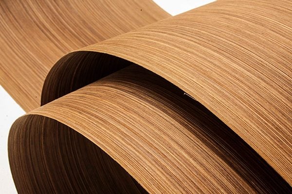 Đặc điểm bề mặt veneer trên lõi gỗ công nghiệp
